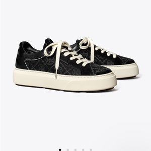 Tory Burch Sneakers